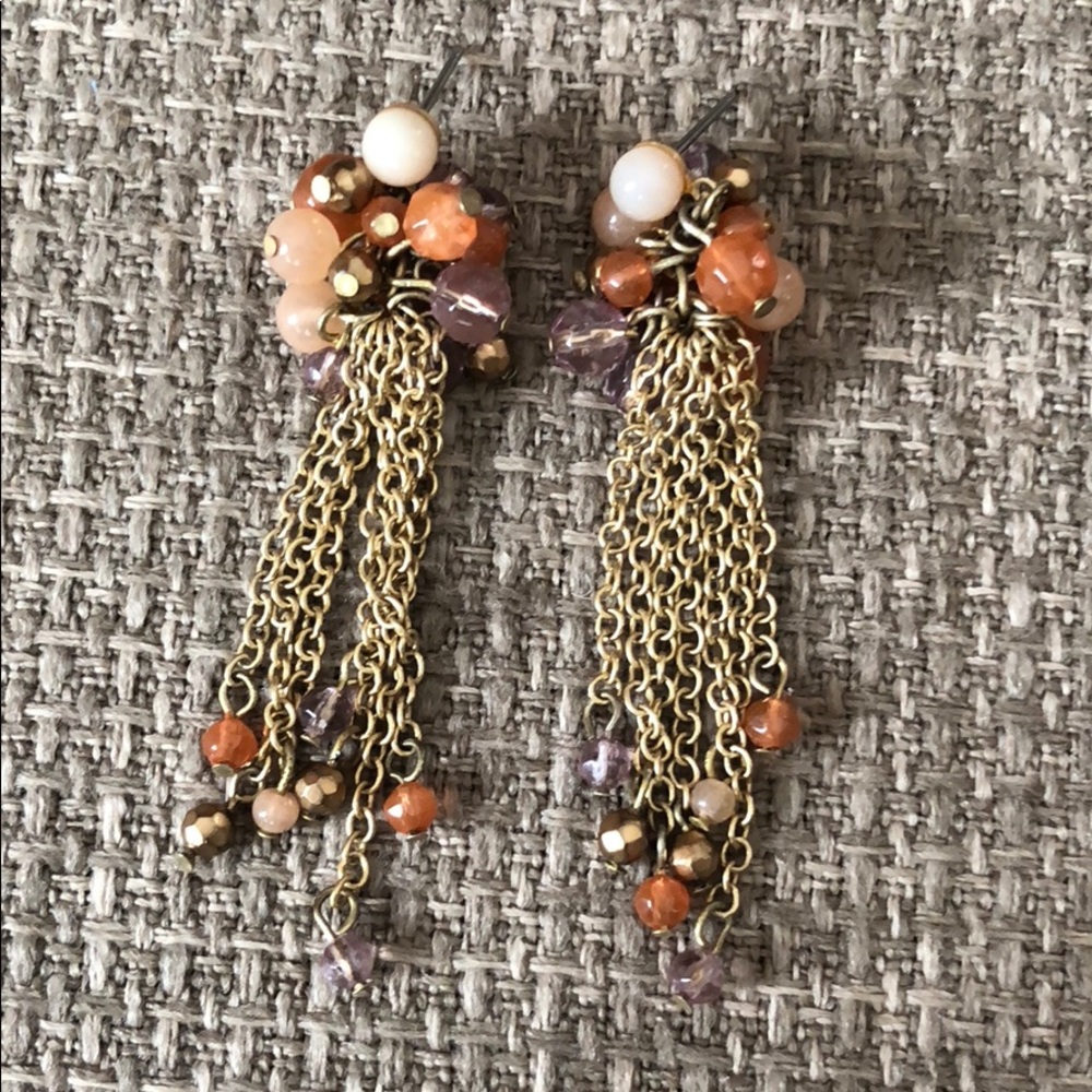 I’m selling gold costume earrings